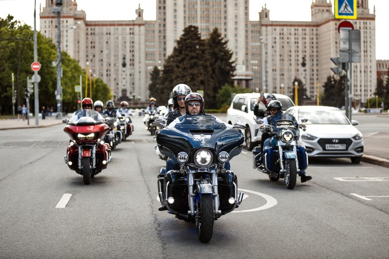 Свадьба байкеров в ресторане «Дворянское гнездо». Kirillova Studio — мастерская декора и событий Юли Кирилловой