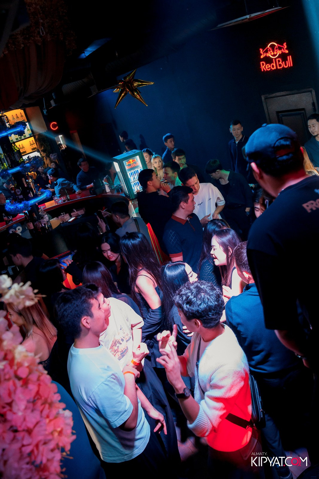 UYAT EMES BAR. КИПЯТКОМ АЛМАТЫ! Фотосъемка мероприятий в Алматы