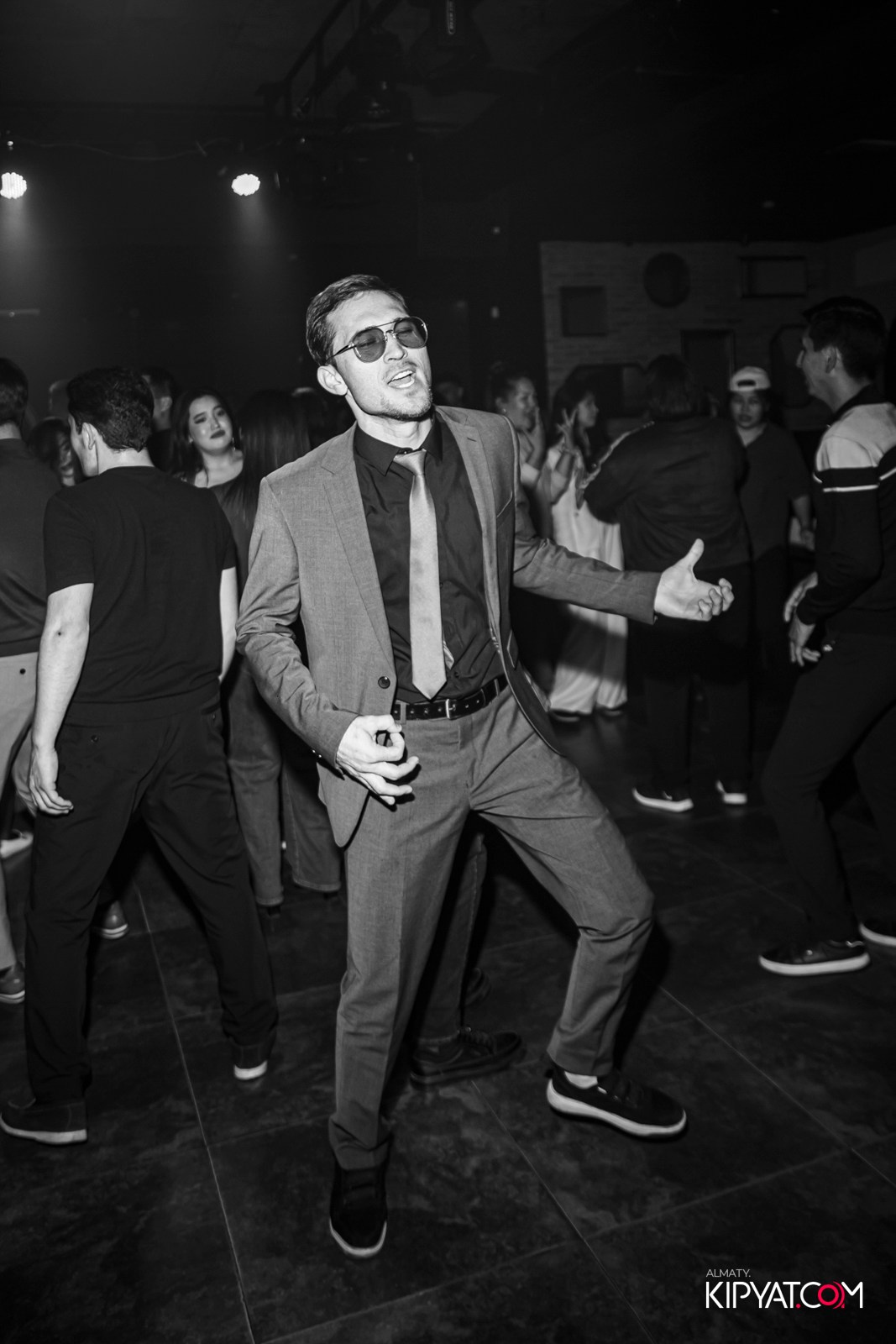 ARAGOSTA ДИСКО-БАР. КИПЯТКОМ АЛМАТЫ!