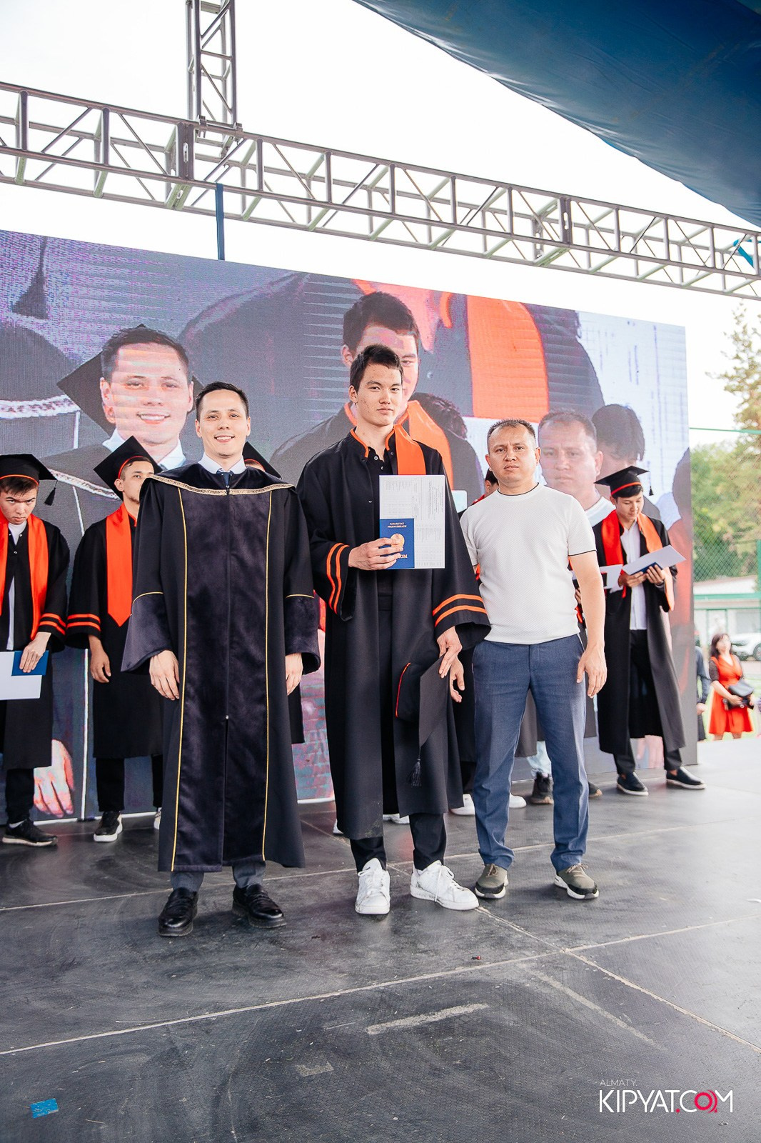 ВРУЧЕНИЕ ДИПЛОМОВ — НАРХОЗ КОЛЛЕДЖ. Part 3. КИПЯТКОМ АЛМАТЫ!