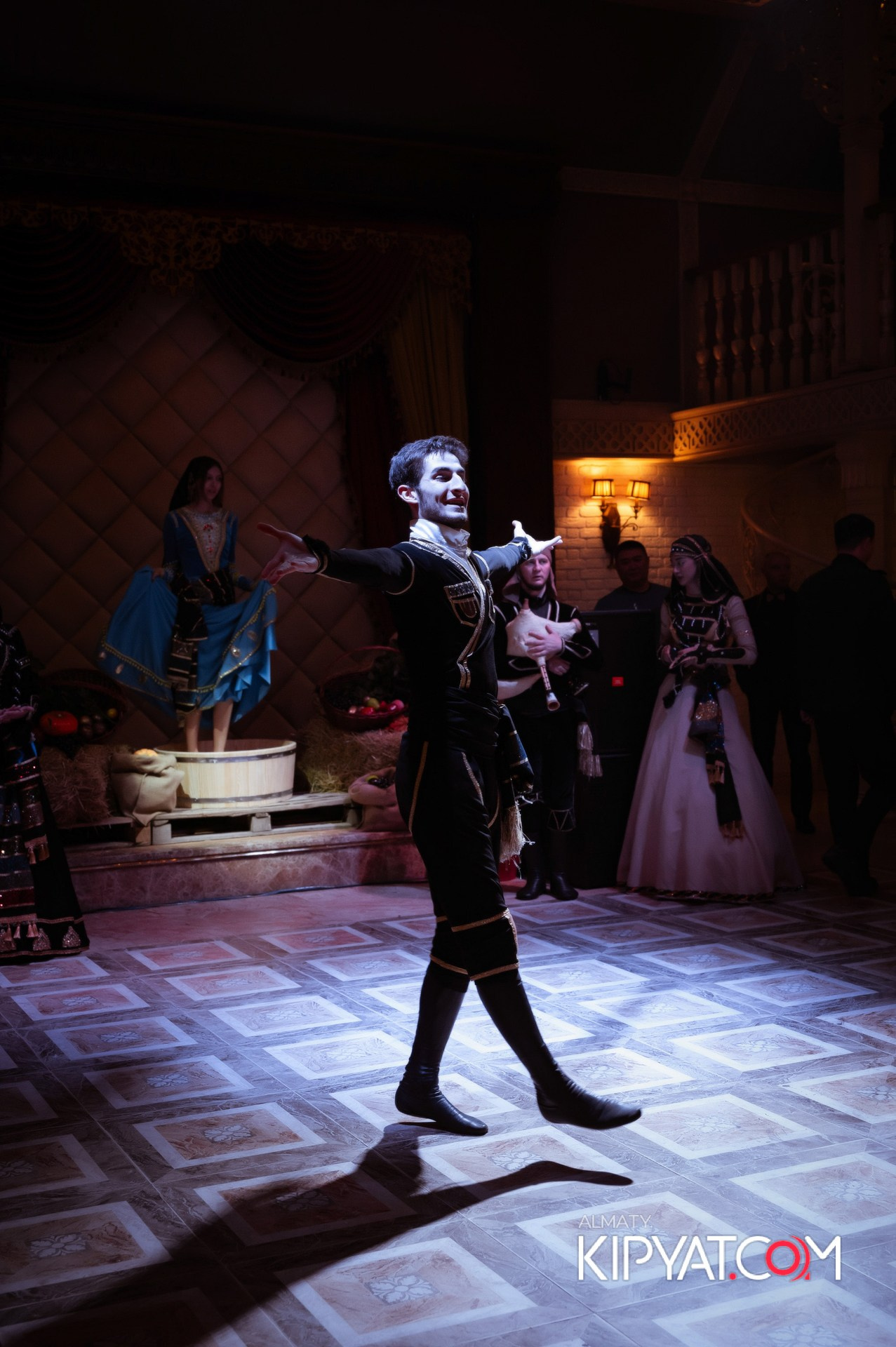 ALAZANI НА КАБАНБАЙ БАТЫРА. КИПЯТКОМ АЛМАТЫ!