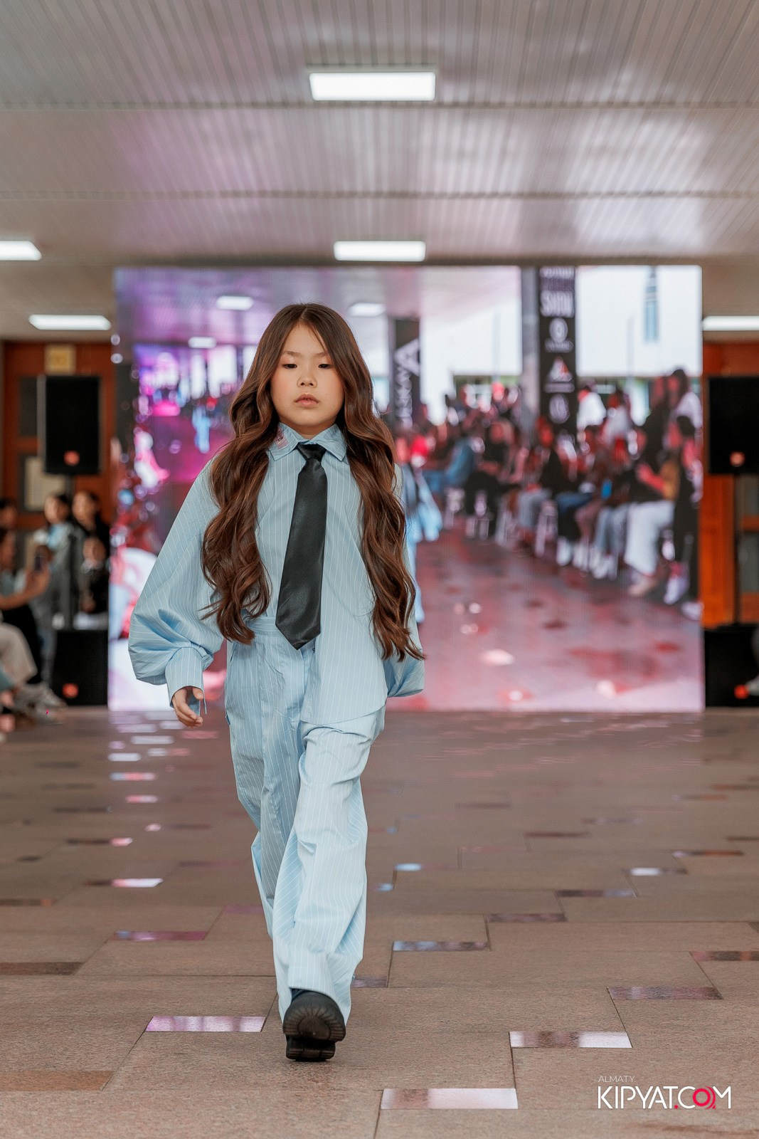 JUNIOR FASHION SHOW. КИПЯТКОМ АЛМАТЫ!