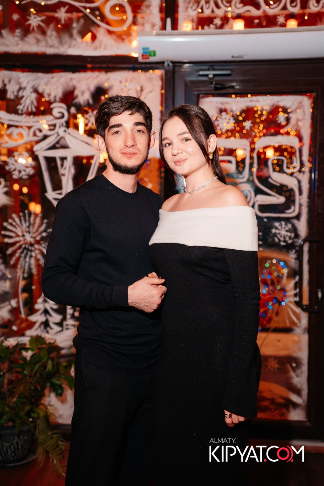 ГРУЗИНСКИЙ ДВОР НА КАБАНБАЙ БАТЫРА. КИПЯТКОМ АЛМАТЫ!