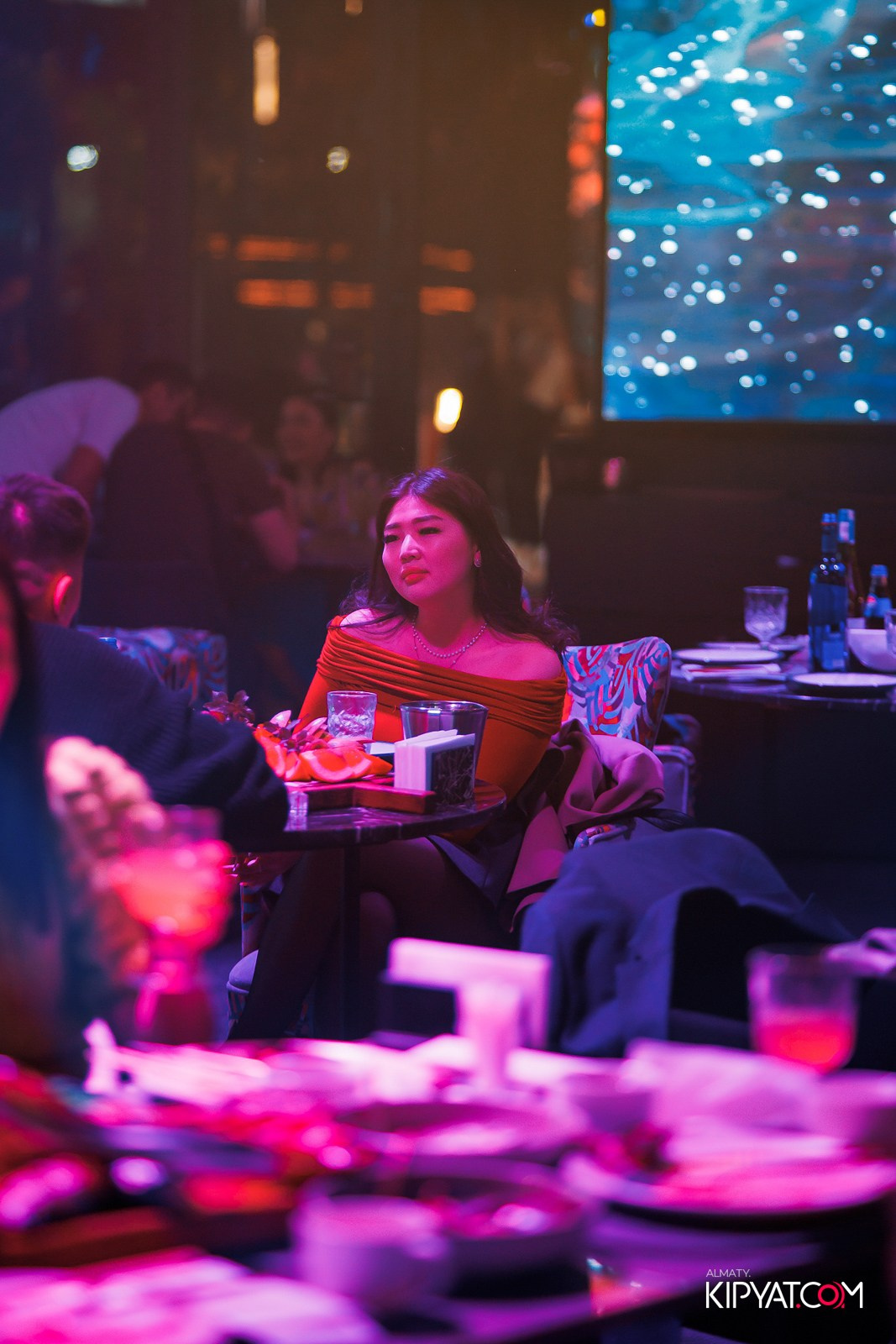 FRIENDS BAR & TERRACE. КИПЯТКОМ АЛМАТЫ!
