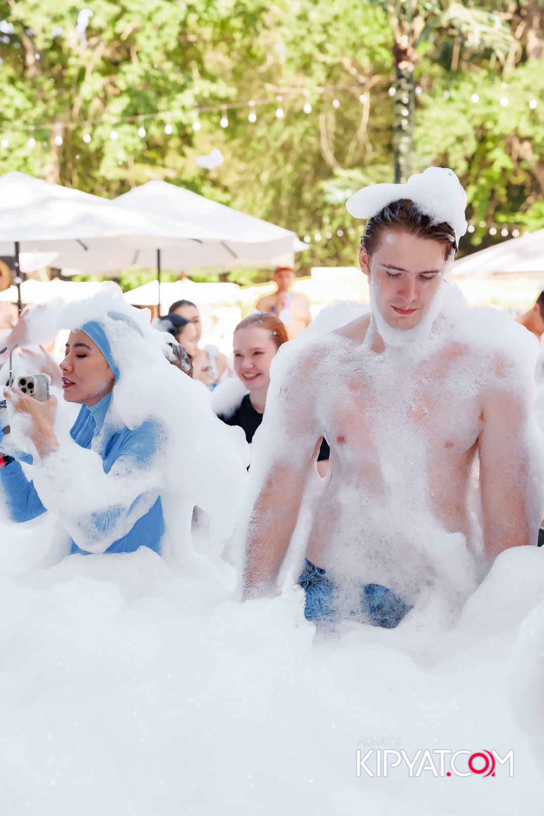 ПЕННАЯ ВЕЧЕРИНКА/ДЫМОВОЕ ШОУ/БАССЕЙН DELIGHT POOL. КИПЯТКОМ АЛМАТЫ!