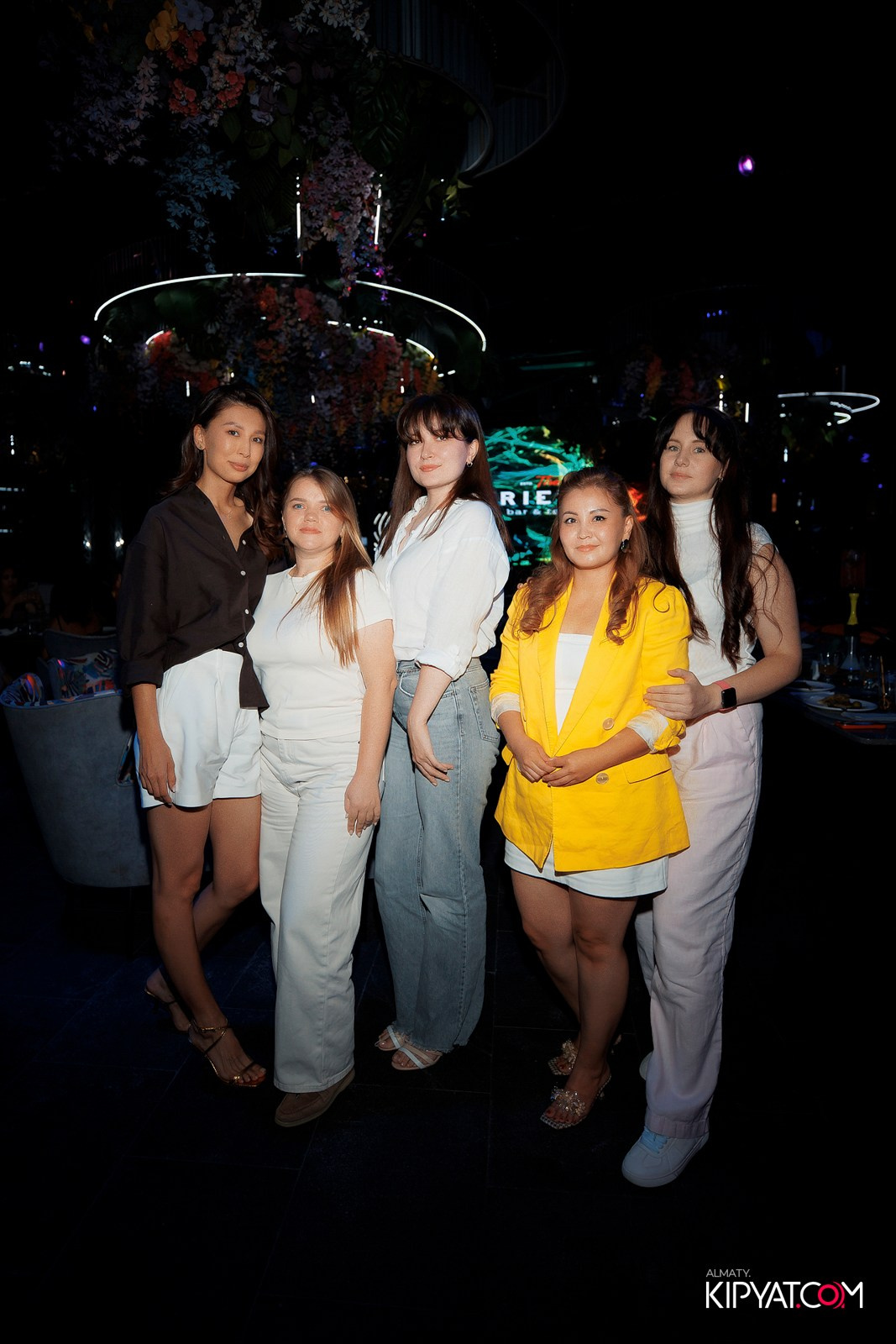 FRIENDS BAR & TERRACE. КИПЯТКОМ АЛМАТЫ!