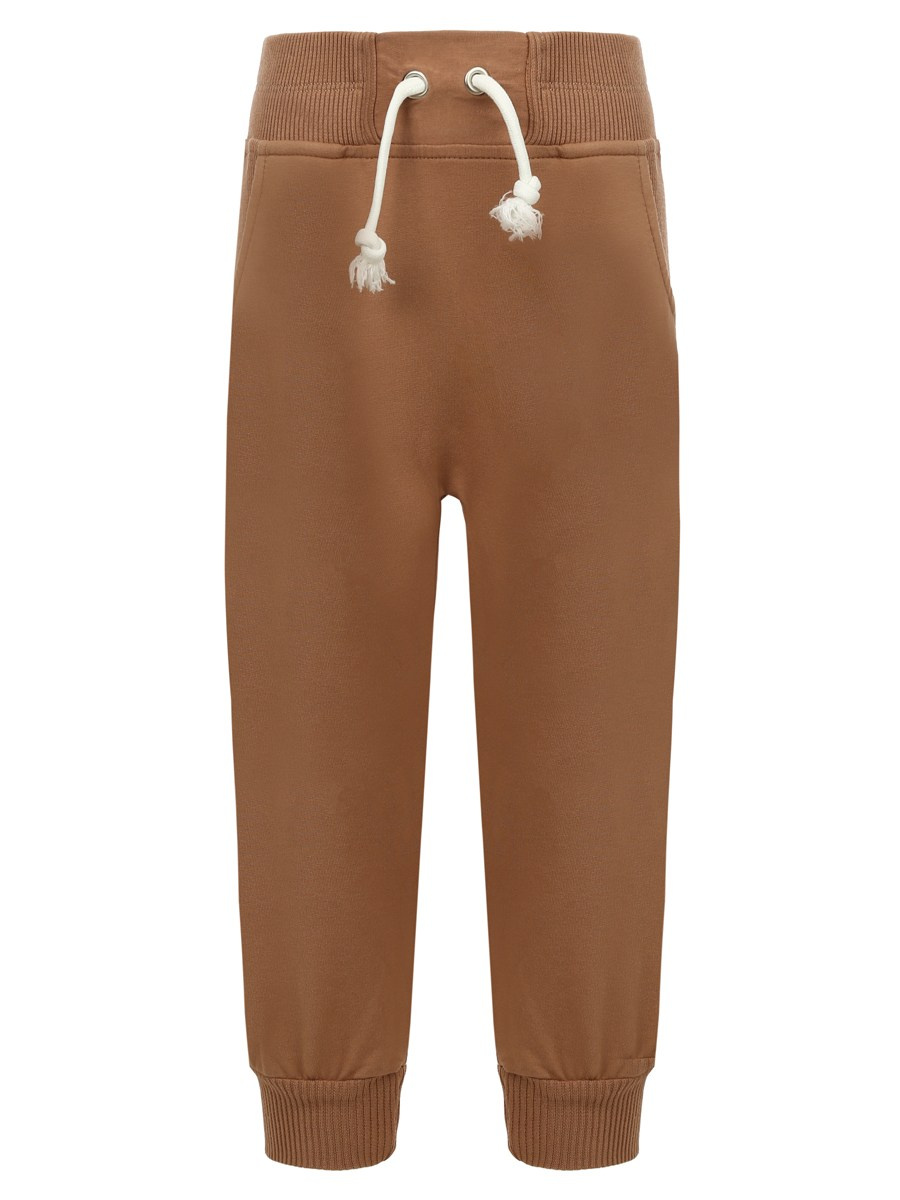 «Профессиональная каталожная фотосъемка детской одежды на манекене с акцентом на детали»