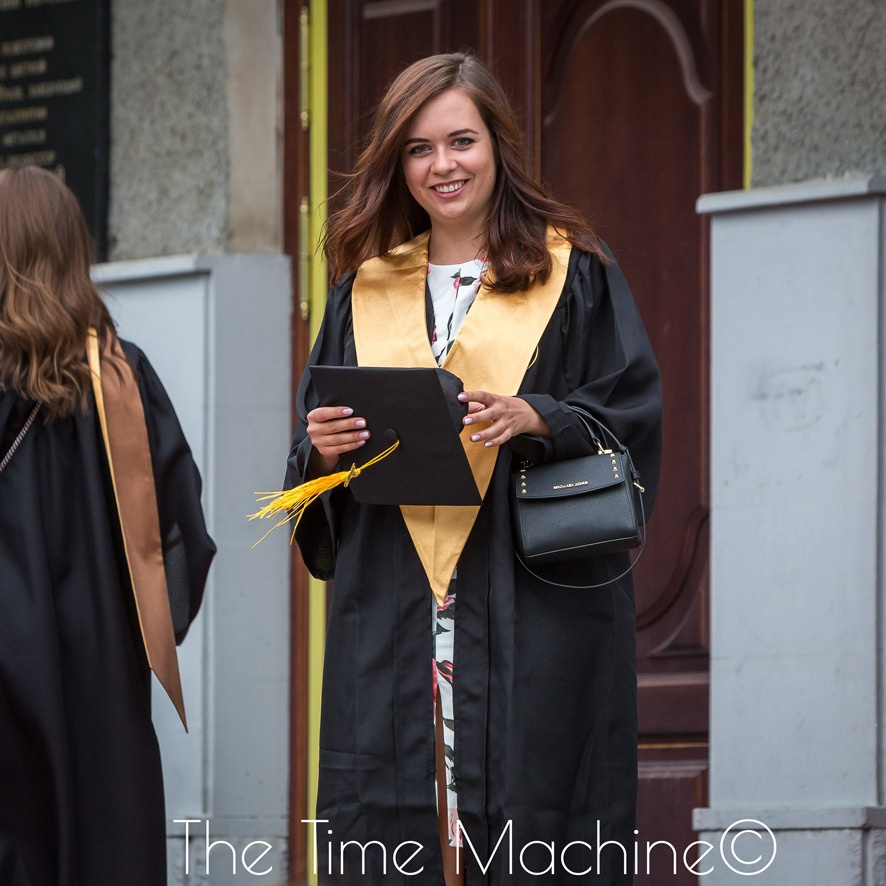 ВЫПУСКНОЙ В УЧЕБНОМ ЗАВЕДЕНИИ. Фотограф для маркетплейсов Михаил Бове