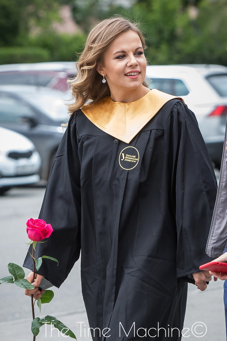 ВЫПУСКНОЙ В УЧЕБНОМ ЗАВЕДЕНИИ. Фотограф для маркетплейсов Михаил Бове