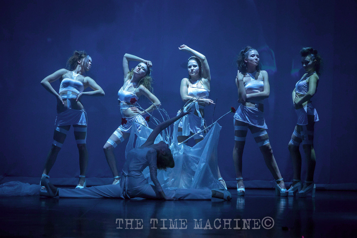 ТЕАТР. Фотограф для маркетплейсов Михаил Бове