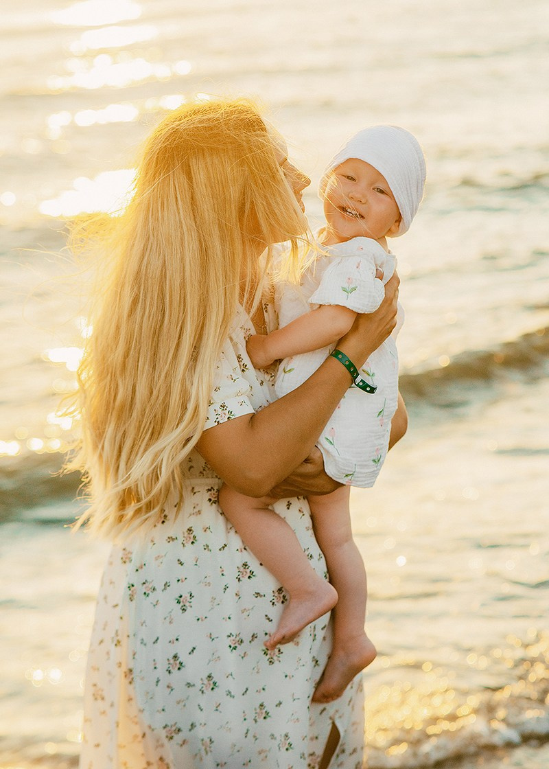Семейная фотосессия в Сириусе и Адлере. Фотограф в Адлере, Сириусе, Красной Поляне — лавстори, семейные и индивидуальные фотосессии