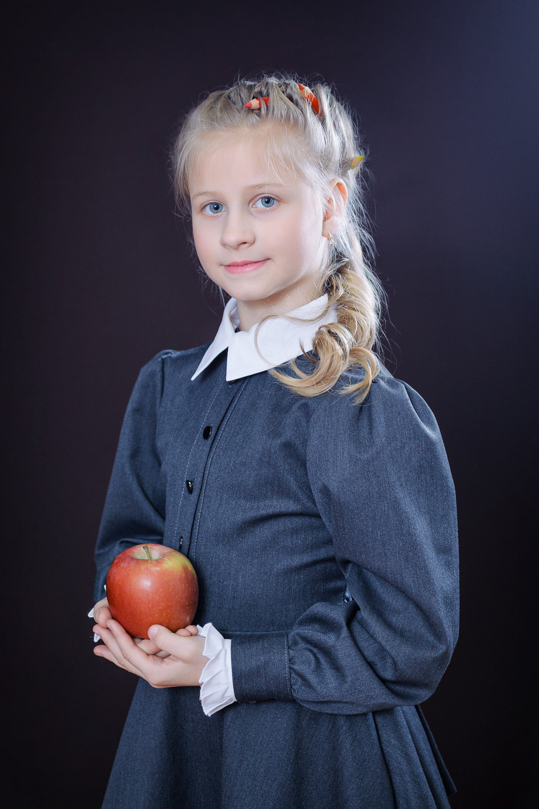 Фотосессия ребенка в школьной форме