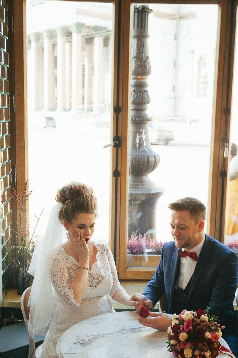 Зимняя свадебная фотосъемка в Санкт-Петербурге. Фотограф крещение венчание в Петербурге! Помогает подобрать храм и посоветовал душевного батюшку в СПб
