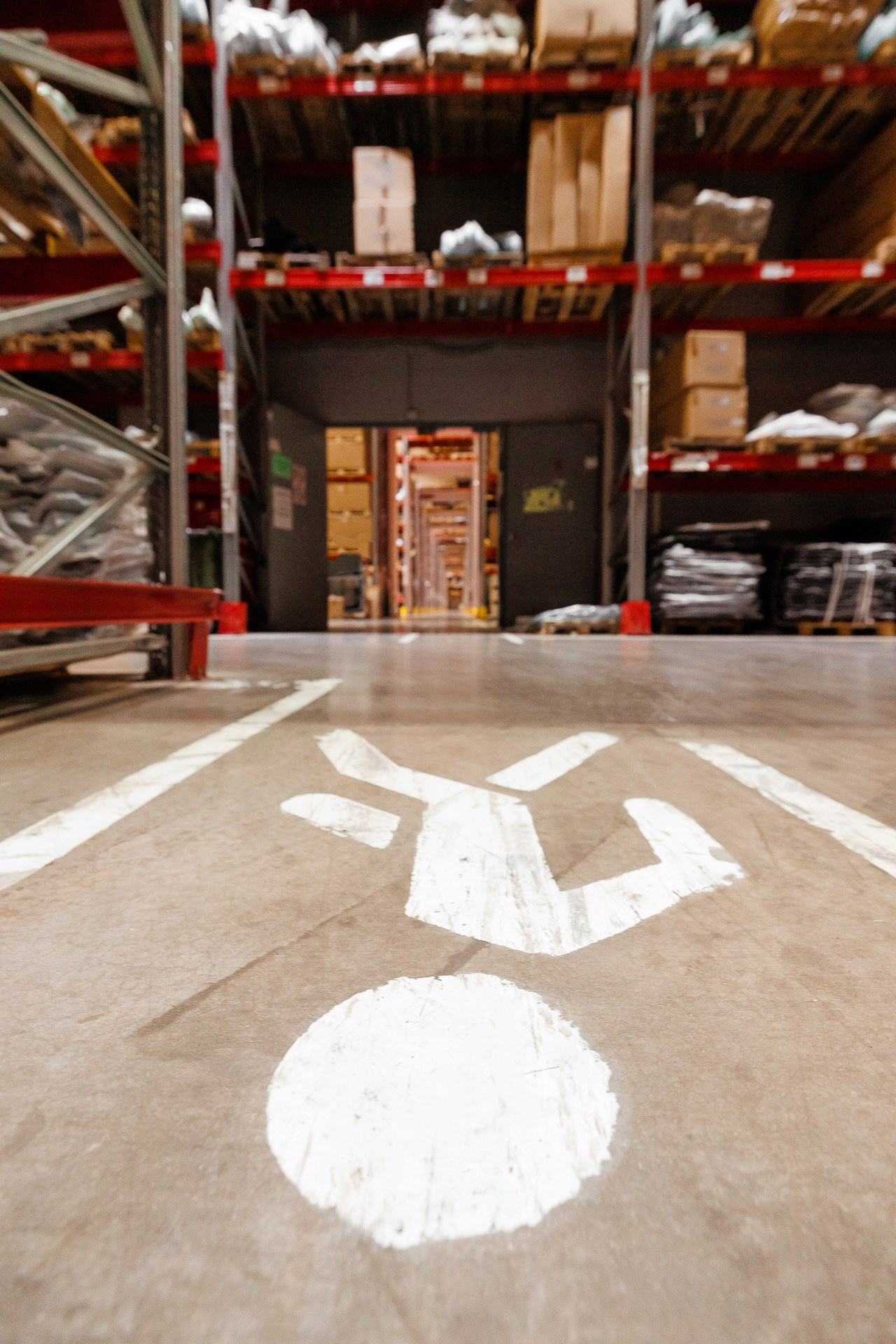 Склад. Фотосъёмка для бизнеса — предметное фото, репортаж с мероприятий, портреты людей, съёмка интерьера и экстерьера