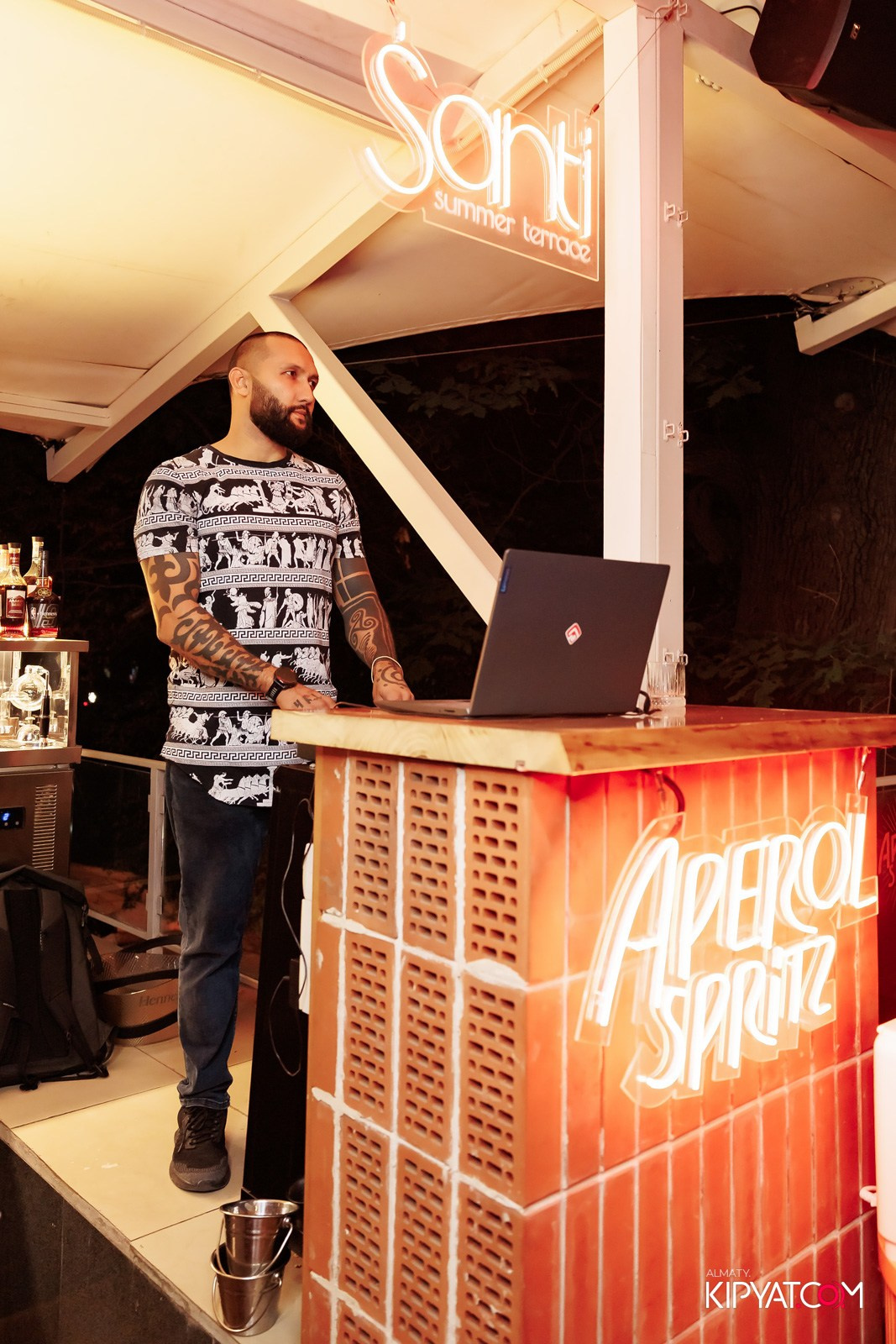 ŚANTI SUMMER TERRACE. КИПЯТКОМ АЛМАТЫ!