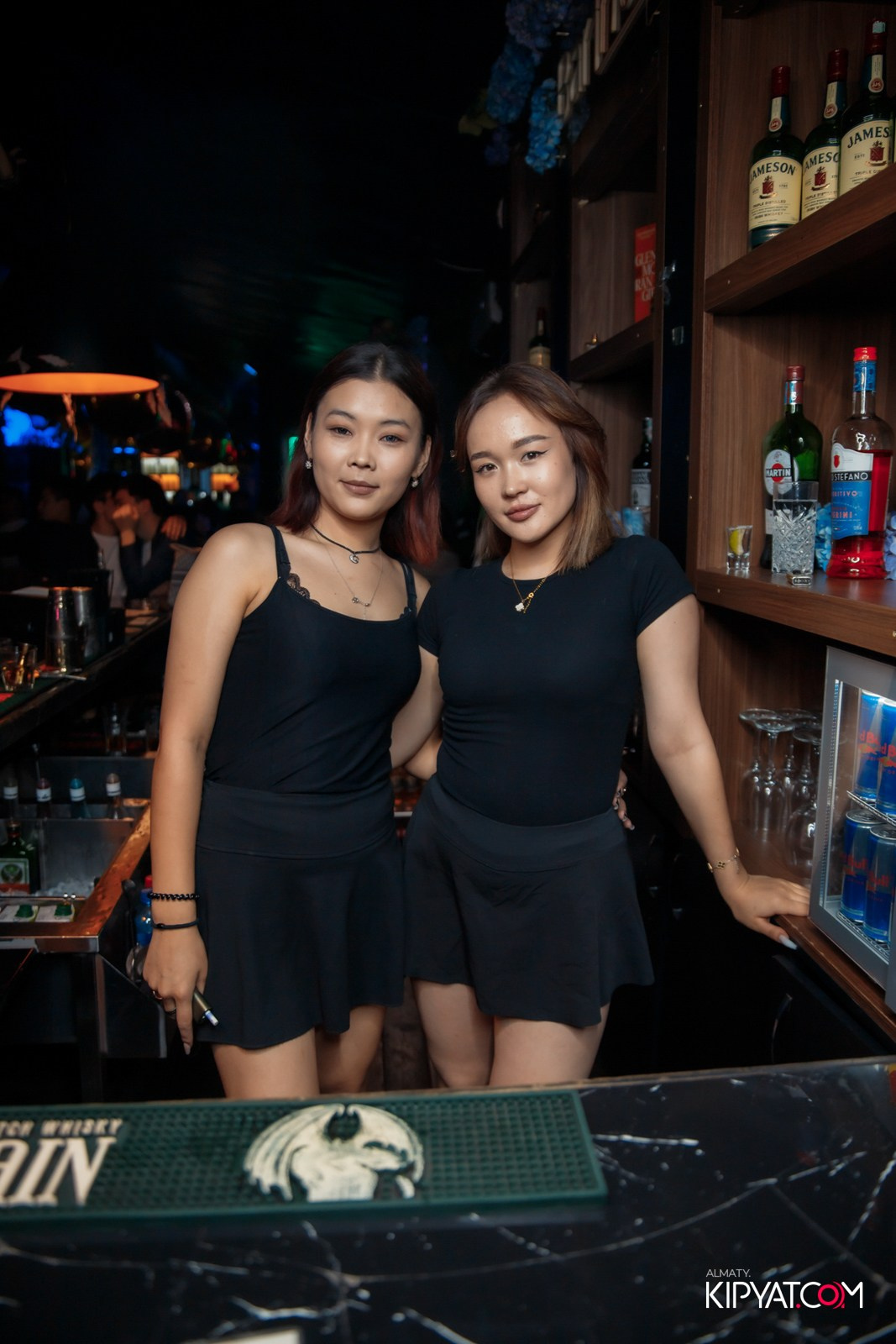 UYAT EMES BAR. КИПЯТКОМ АЛМАТЫ!