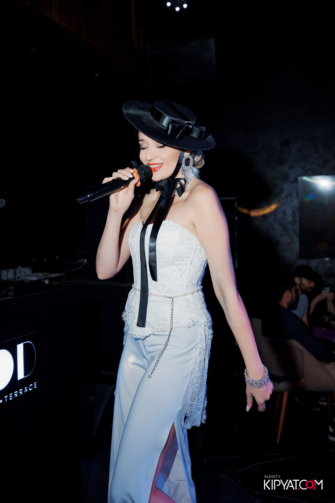 MOOD KARAOKE & TERRACE. КИПЯТКОМ АЛМАТЫ!