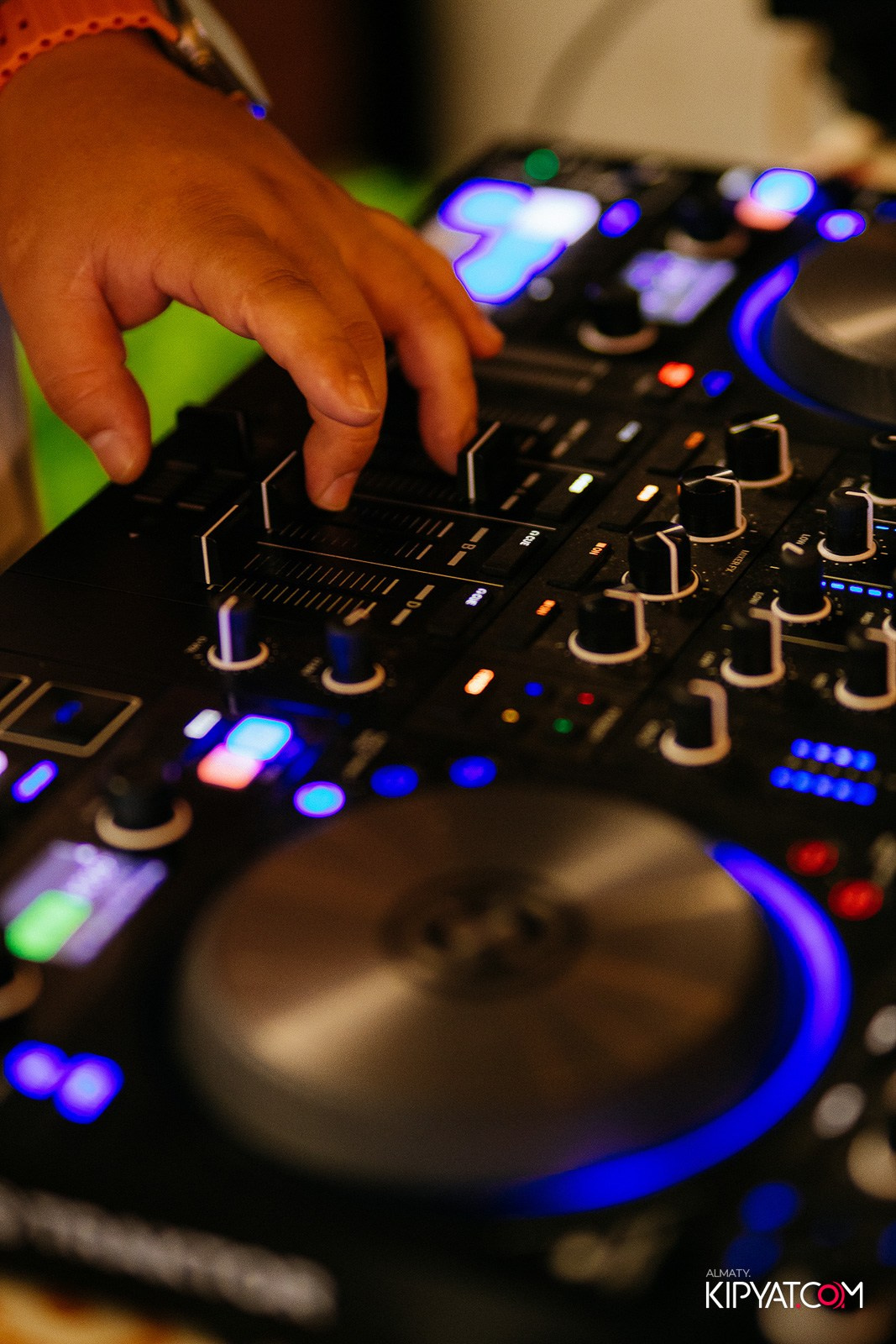 OLOVO НА САТПАЕВА. КИПЯТКОМ АЛМАТЫ! Фотосъемка мероприятий в Алматы