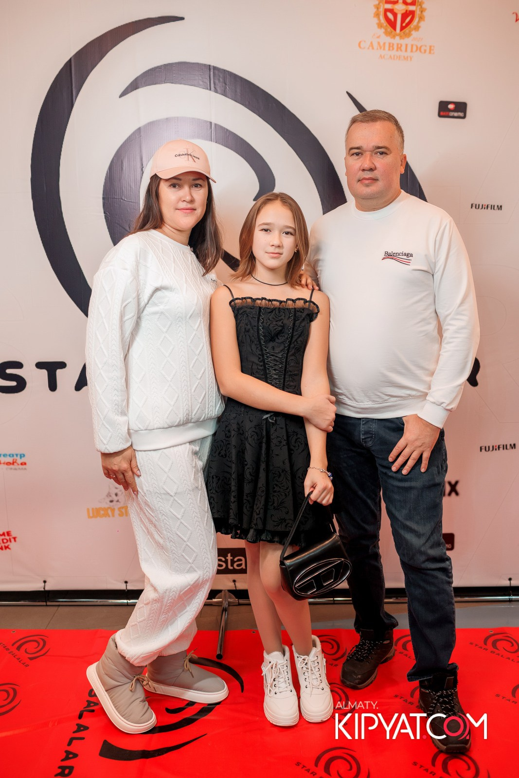 ПРЕЗЕНТАЦИЯ 8 ГРУППЫ КИНОПРОЕКТА «STARBALALAR». КИПЯТКОМ АЛМАТЫ!