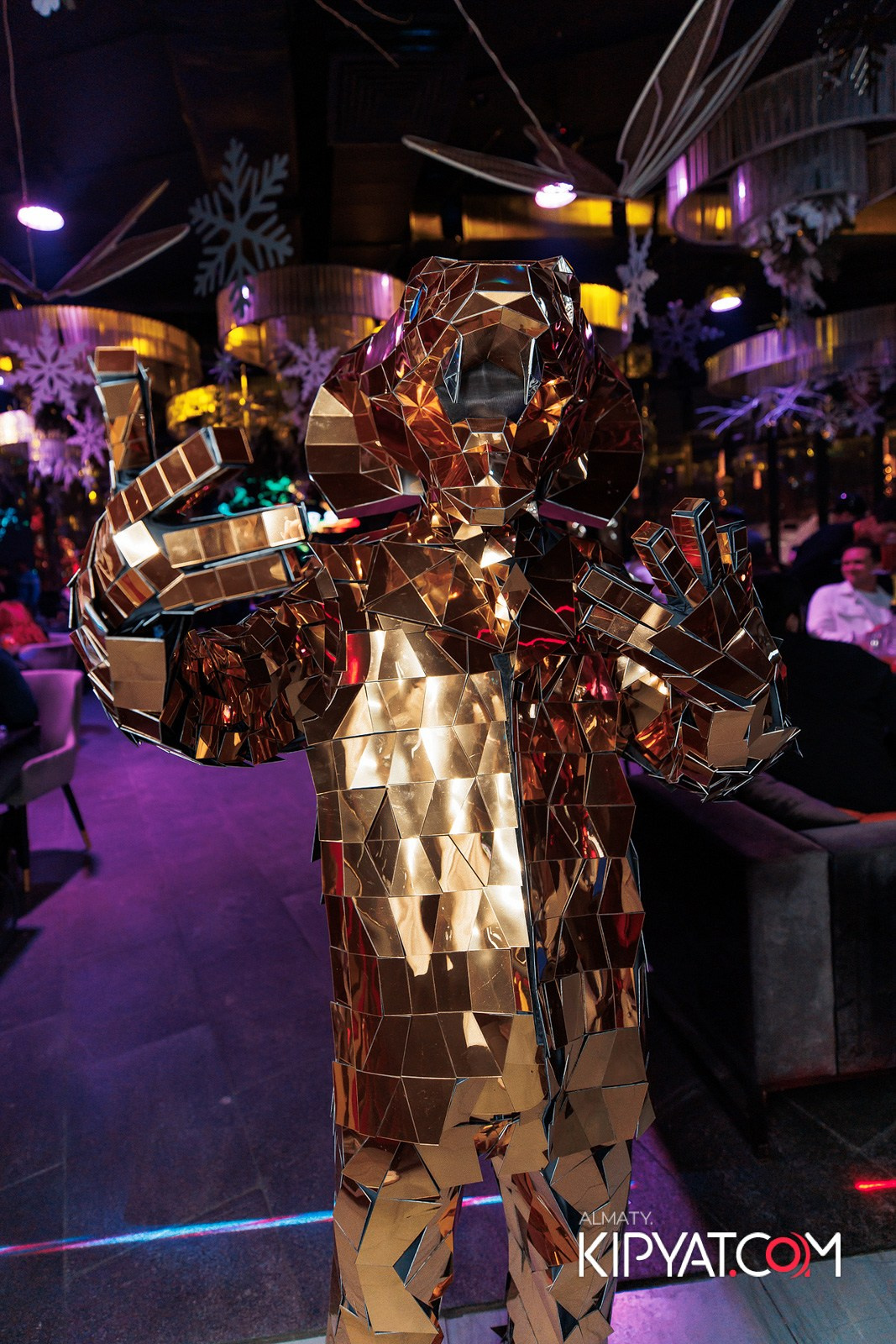 FRIENDS BAR & TERRACE. КИПЯТКОМ АЛМАТЫ!