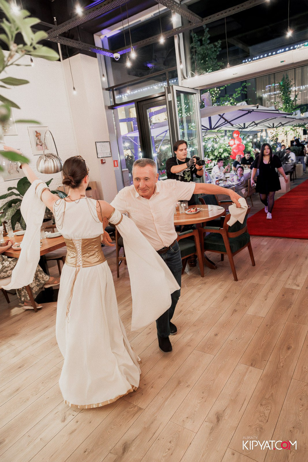 ОФИЦИАЛЬНОЕ ОТКРЫТИЕ РЕСТОРАНА BIG CHEFS. КИПЯТКОМ АЛМАТЫ!