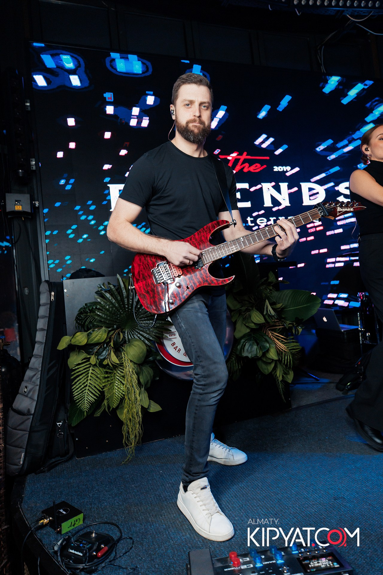 FRIENDS TERRACE & BAR. КИПЯТКОМ АЛМАТЫ! Фотосъемка мероприятий в Алматы