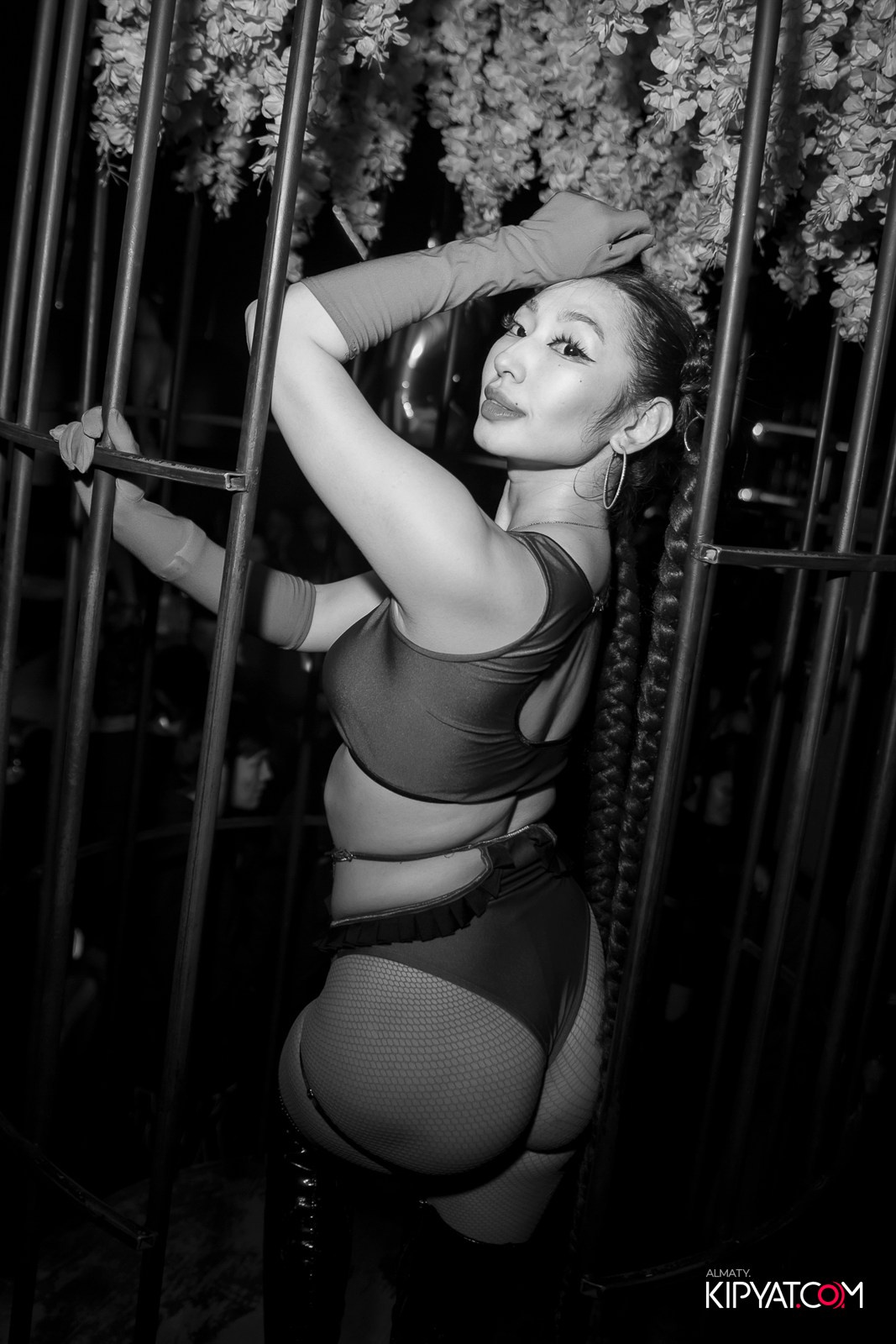 UYAT EMES BAR. КИПЯТКОМ АЛМАТЫ!