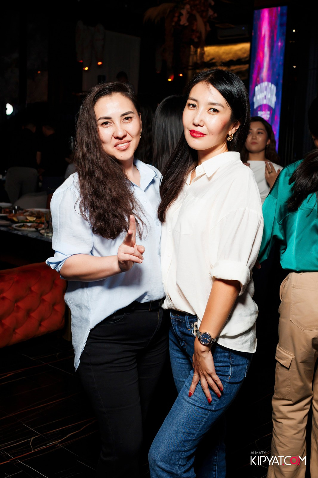 БАР ПАНАЕХАЛИ НА ТОЛЕ БИ. КИПЯТКОМ АЛМАТЫ!