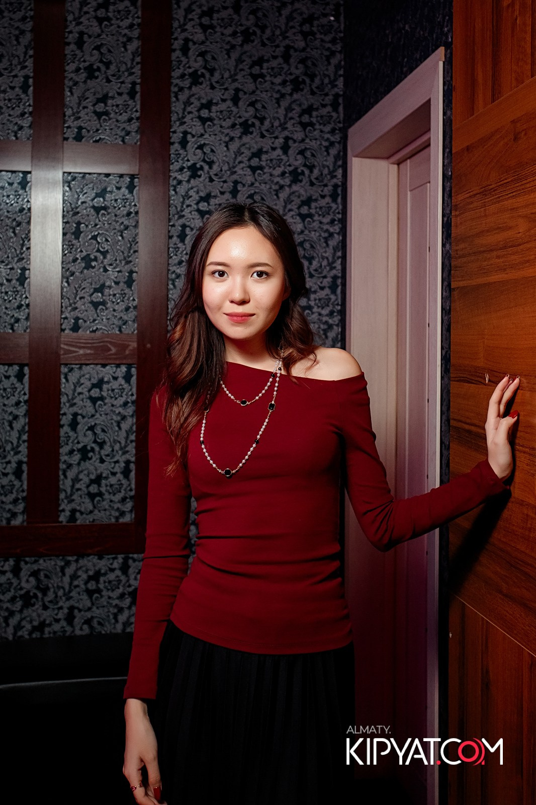 КАРАОКЕ-БАР РОЯЛЬ НА НУРМАКОВА. КИПЯТКОМ АЛМАТЫ!