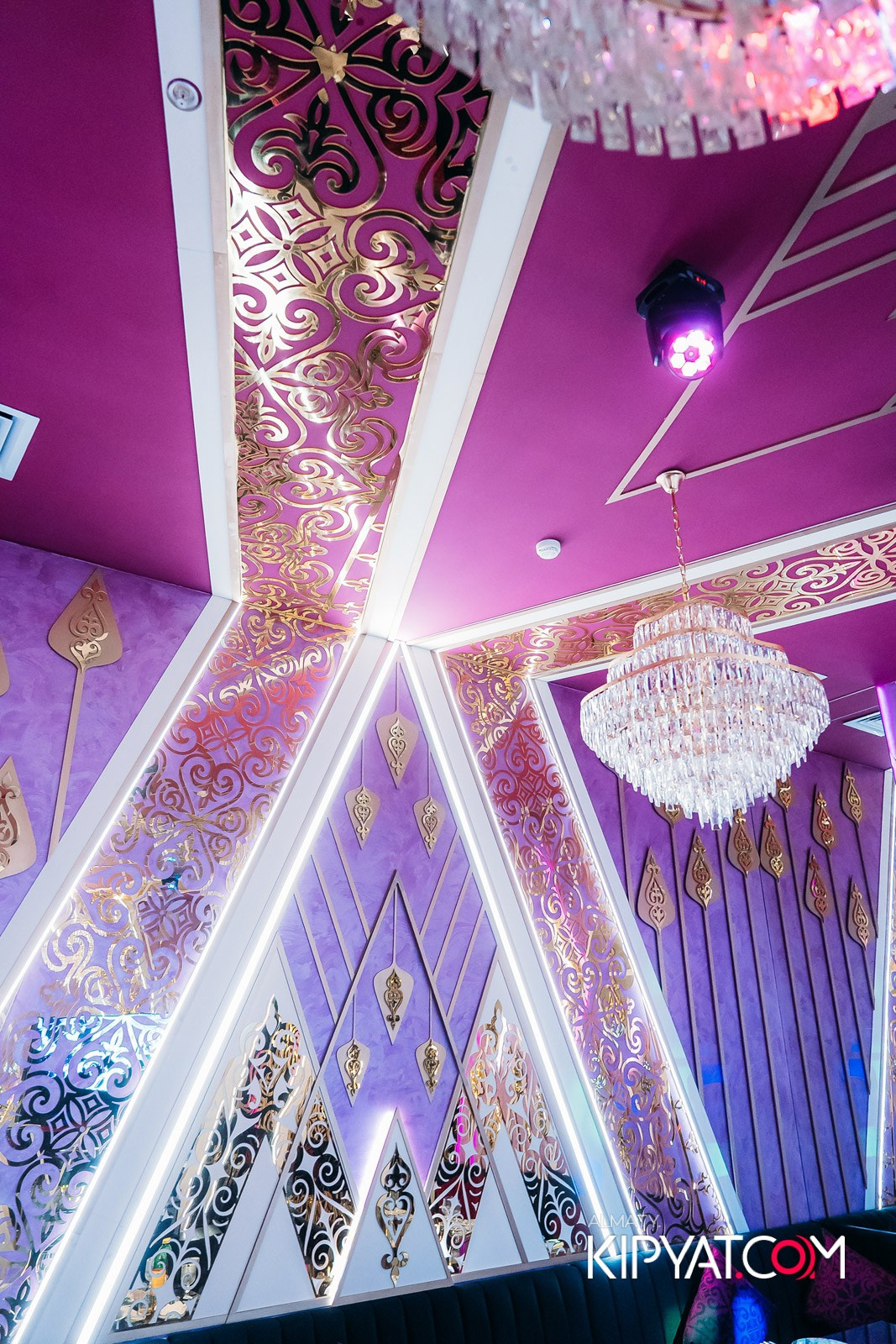 MOOD KARAOKE & TERRACE. КИПЯТКОМ АЛМАТЫ!