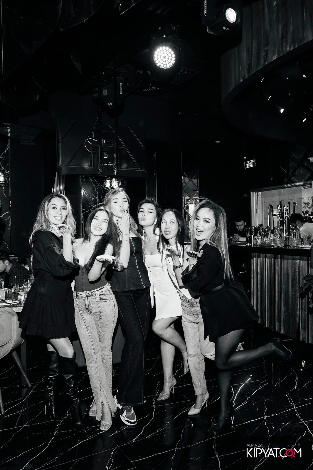 KARAOKE BATTLE В MOOD KARAOKE & TERRACE. КИПЯТКОМ АЛМАТЫ!