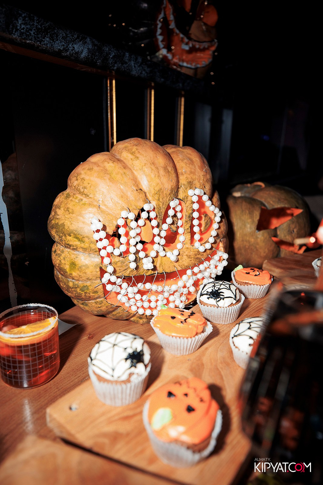 MOOD KARAOKE & TERRACE. КИПЯТКОМ АЛМАТЫ!