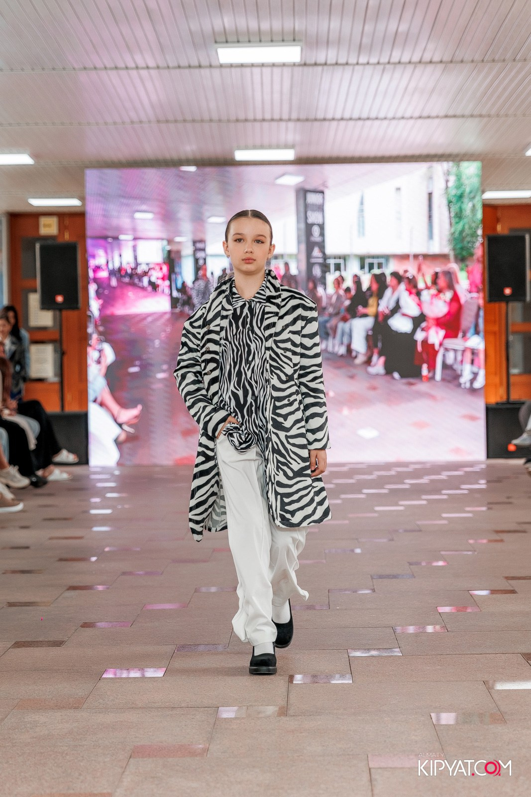 JUNIOR FASHION SHOW. КИПЯТКОМ АЛМАТЫ!