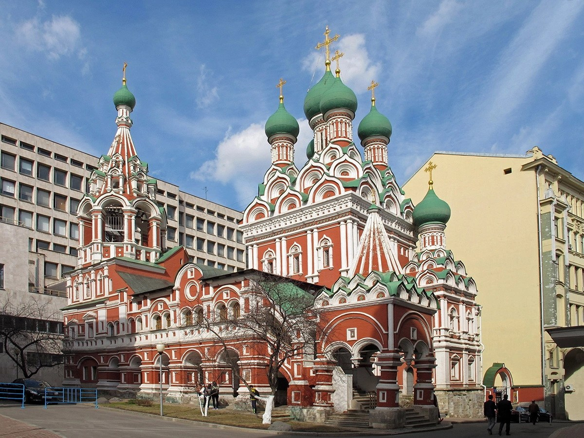 Церковь Троицы в Никитниках. Фотограф для маркетплейсов Михаил Бове