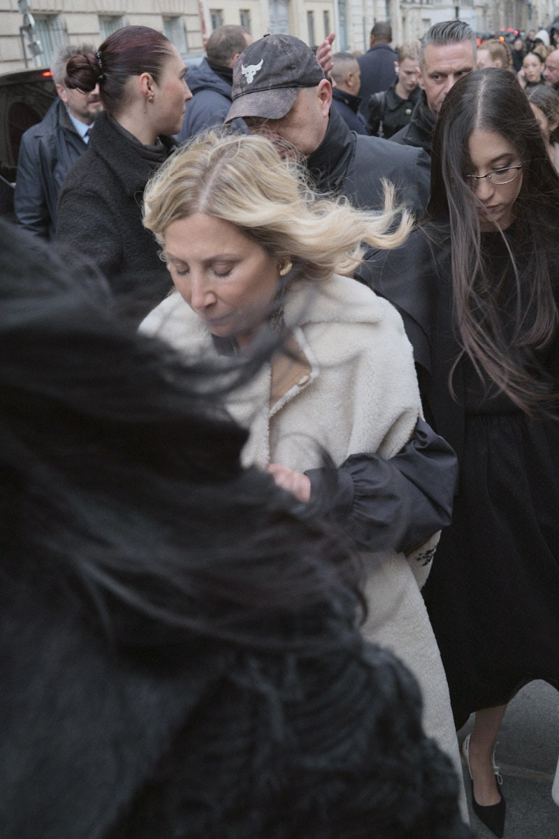 Showside. Eduard Savosin | Documentary & Portrait Photographer in Paris