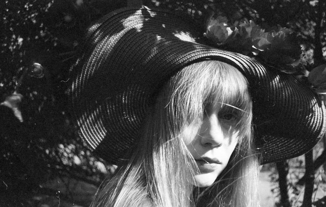 Daria & Hat (120 mm). Портретный фотограф в Санкт-Петербурге Ольга Муранова