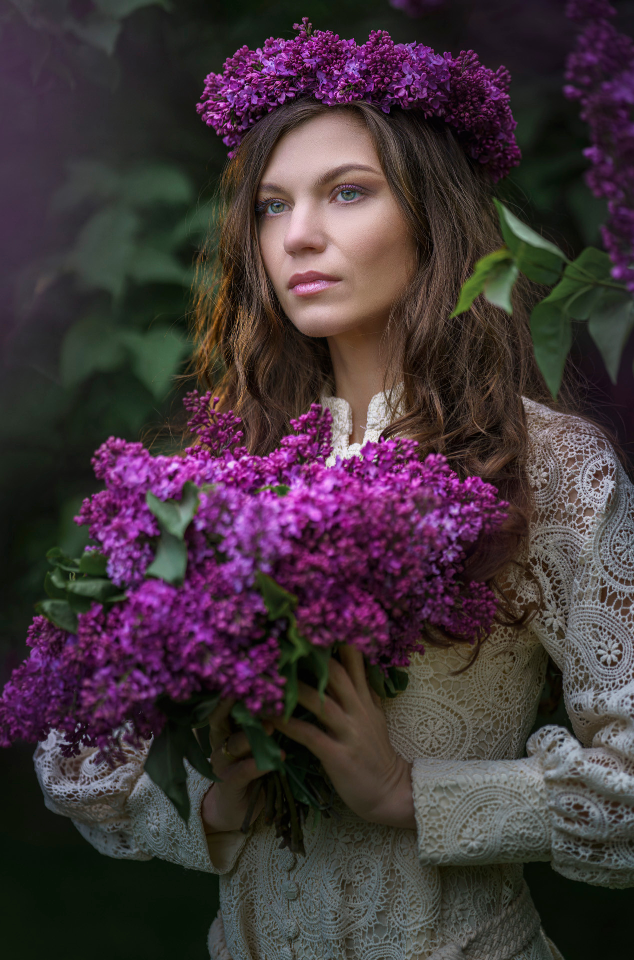 Любава в сирени. Фотограф Сергей Танков
