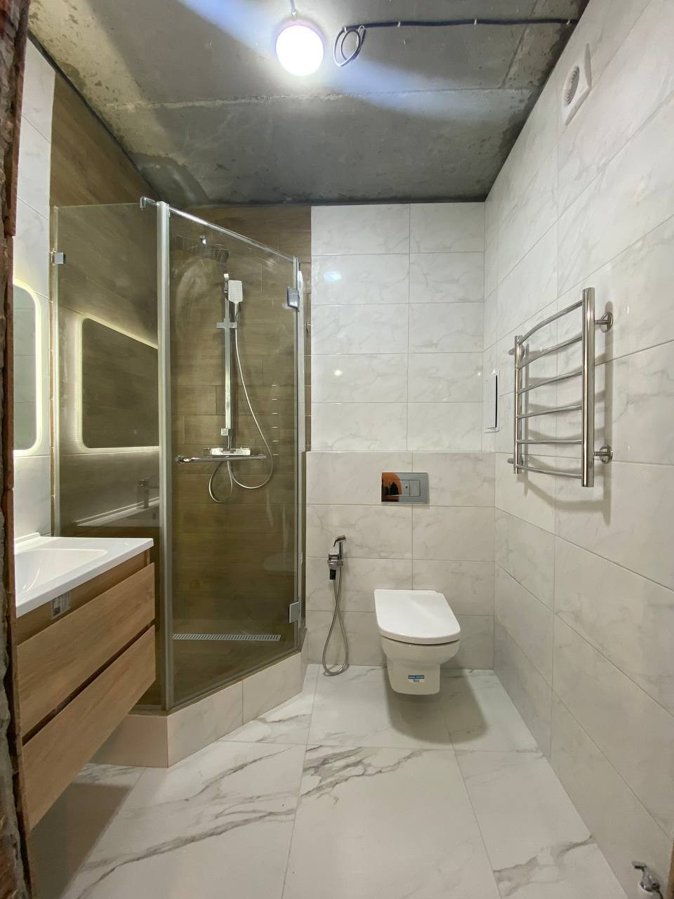 Ванная комната (ул. Краснококшайская д. 84а). Ремонт санузла, туалета, ванной под ключ в Казани. Укладка плитки