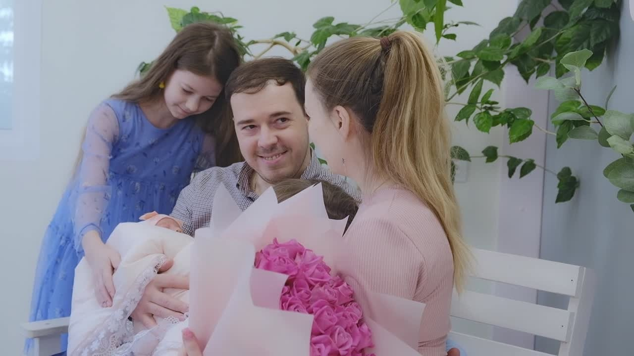 Видео выписки из роддома г. Красногорск. Детская фото и видео съёмка