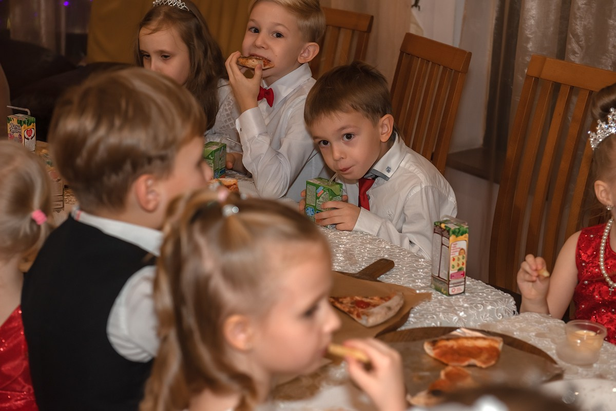 Выпускной в детской школе моделей HAPPYkids 2024. Семейный и коммерческий фотограф в Сочи Александр Бодунов