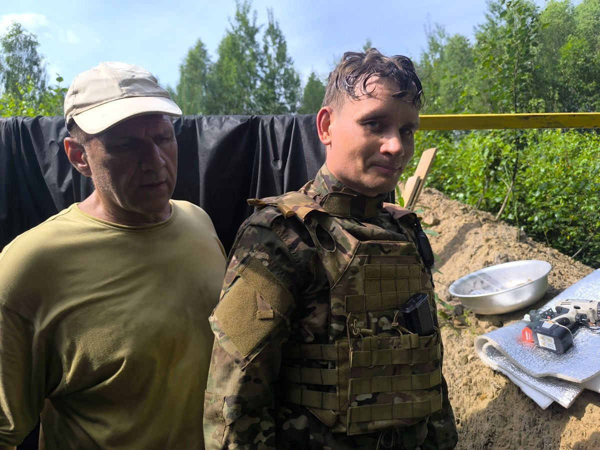 Станислав Щербаков, главный редактор журнала Солдаты России, спецкорреспондент, журналист, ВГИК, Золотой Витязь, лауреат премии союза журналистов России, режиссёр, продюсер, сценарист, актер, предприниматель, руководитель студии 365, руководитель компании Русские медиакоммуникации, Миасс, Москва 89514577151, Президентский полк. Фильм Светлячки режиссер. Мила Ханзина.