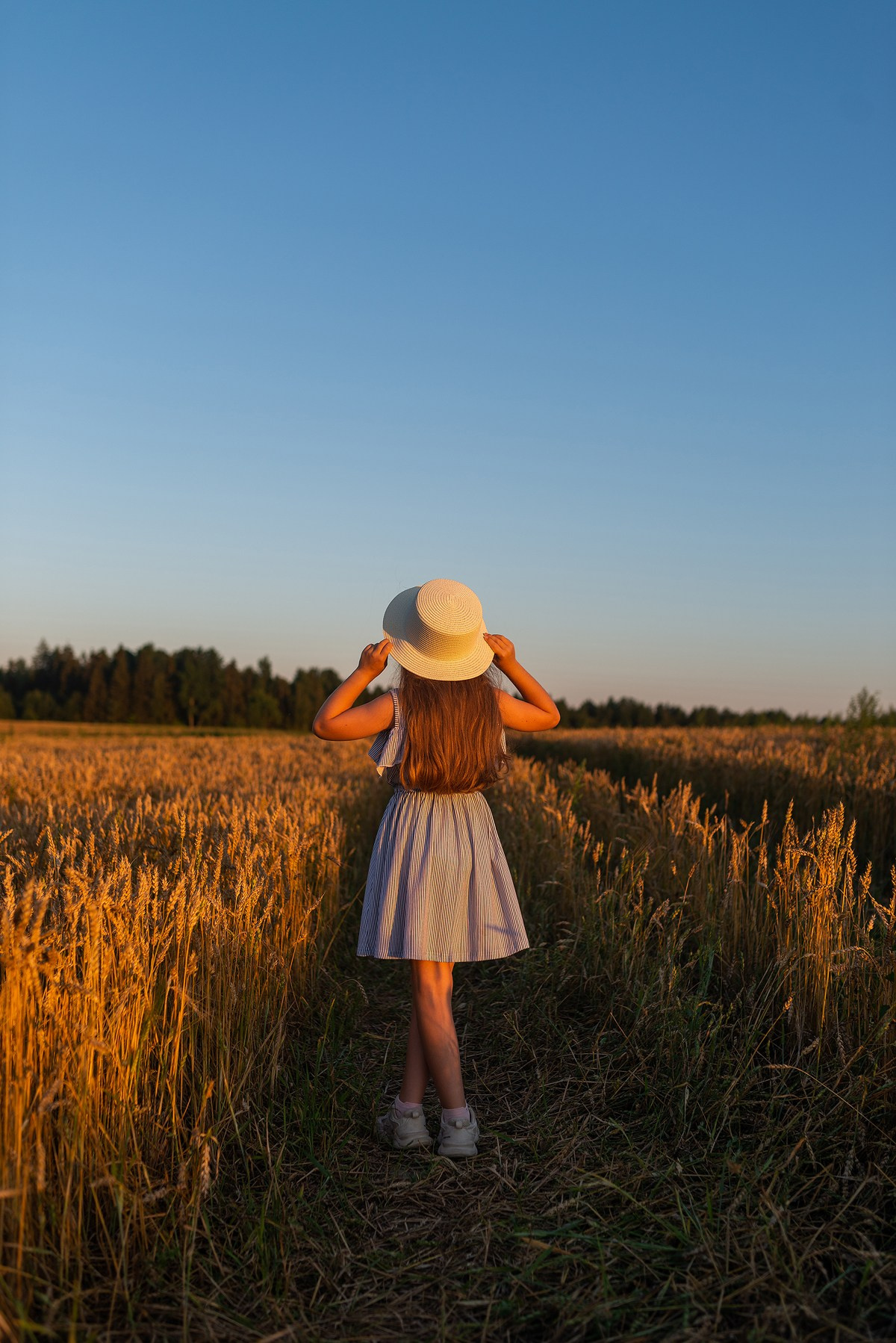 Поле, закат и наши улыбки. Фотограф Мария Ковкова