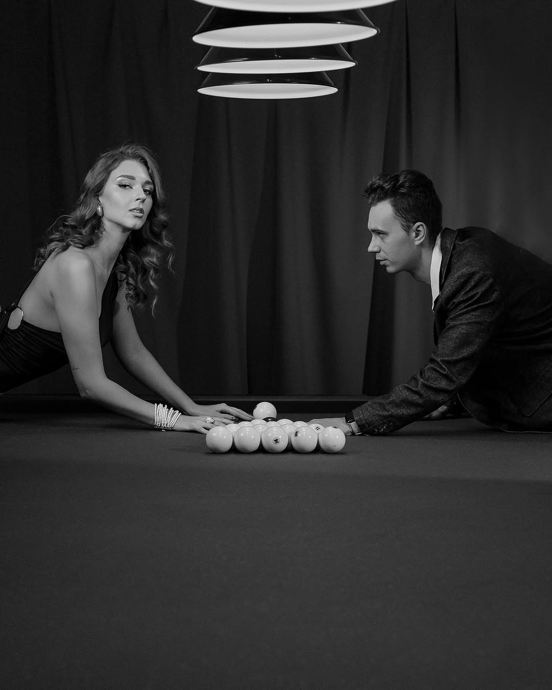 Творческая фотосессия в бильярдном клубе