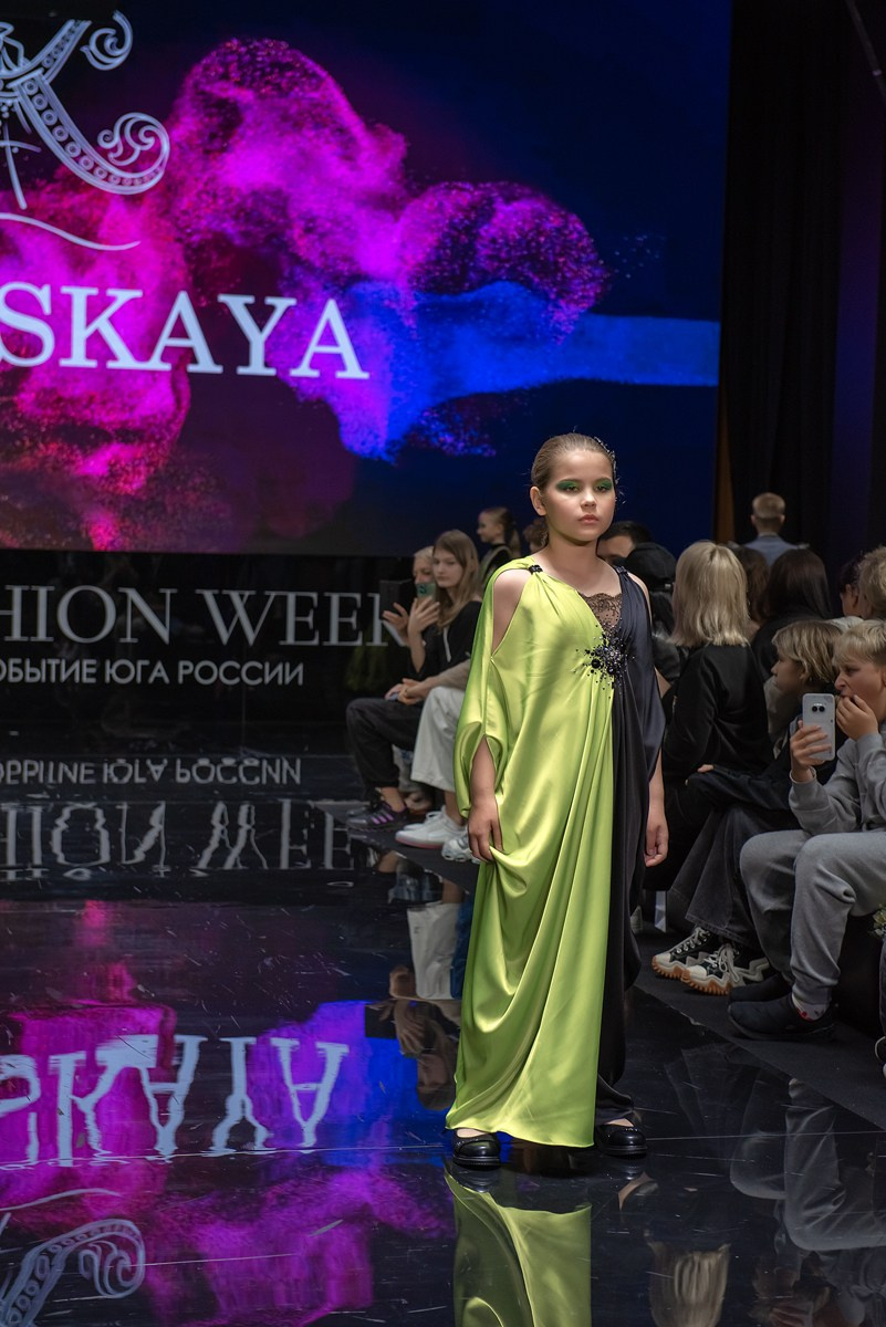 SochiFashionWeek2024 дизайнер Кибовская. Семейный и коммерческий фотограф в Сочи Александр Бодунов