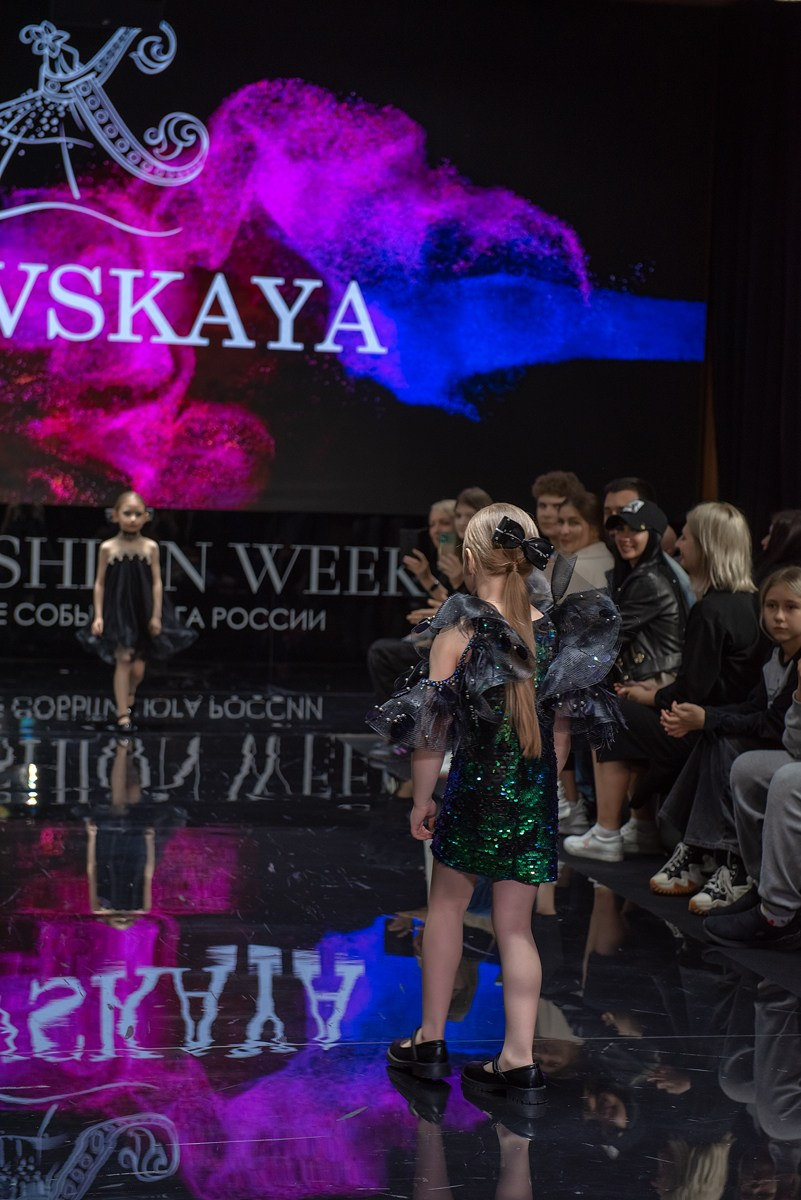 SochiFashionWeek2024 дизайнер Кибовская. Семейный и коммерческий фотограф в Сочи Александр Бодунов