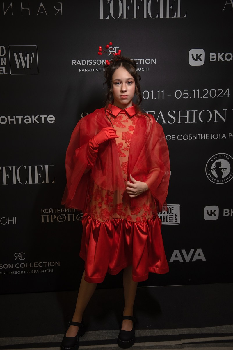 SochiFashionWeek2024 дизайнер Анохина Светлана. Семейный и коммерческий фотограф в Сочи Александр Бодунов