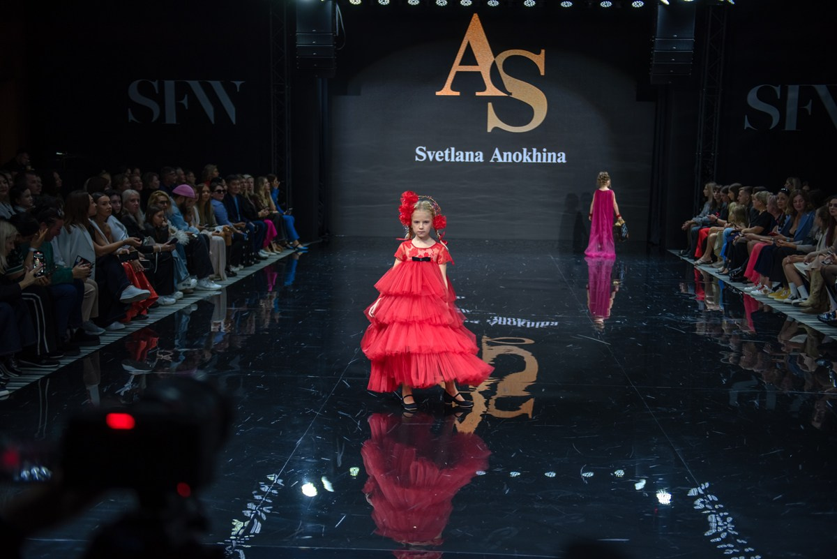 SochiFashionWeek2024 дизайнер Анохина Светлана. Семейный и коммерческий фотограф в Сочи Александр Бодунов