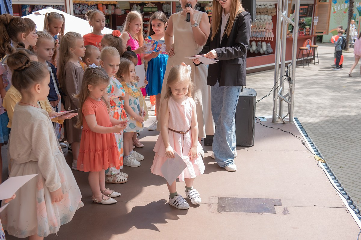 Парк Ривьера дефиле HAPPYkids. Семейный и коммерческий фотограф в Сочи Александр Бодунов