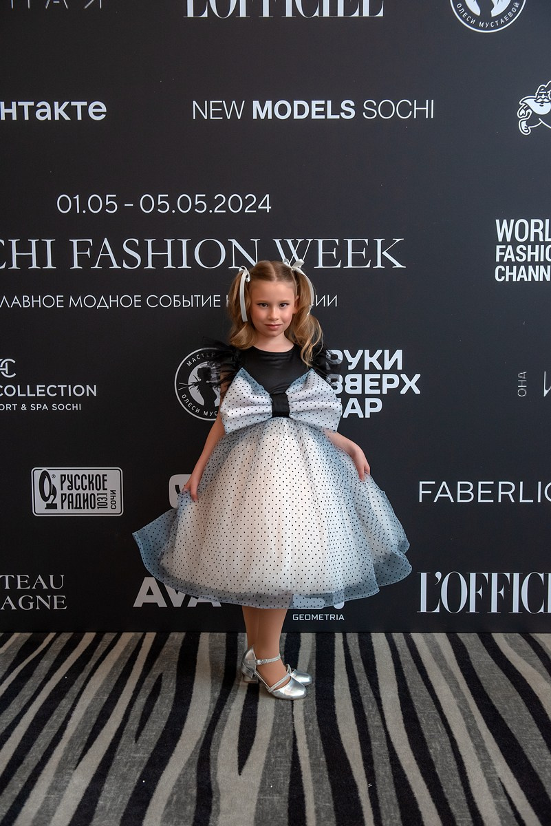 SochiFashionWeek2024 дизайнер Анохина. Семейный и коммерческий фотограф в Сочи Александр Бодунов