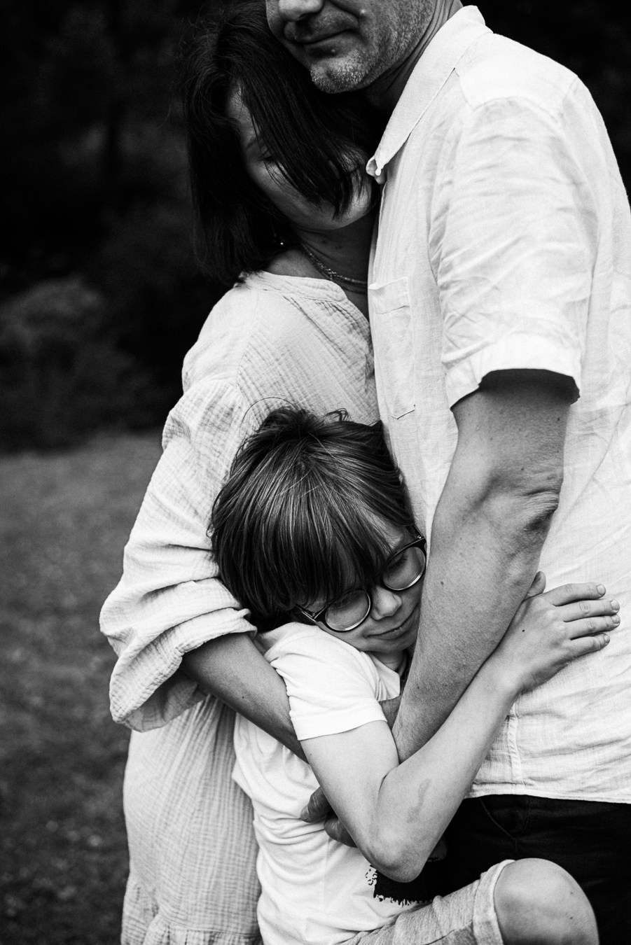 Коля, Ксюша, Саша, Андрей, Кира и бабушки | на даче